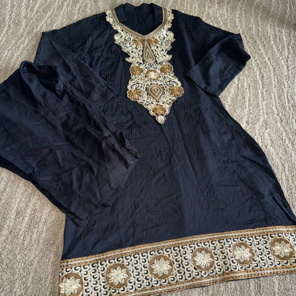 Women’s brand new Indian desi Pakistani black traditional outfit size small 2pc